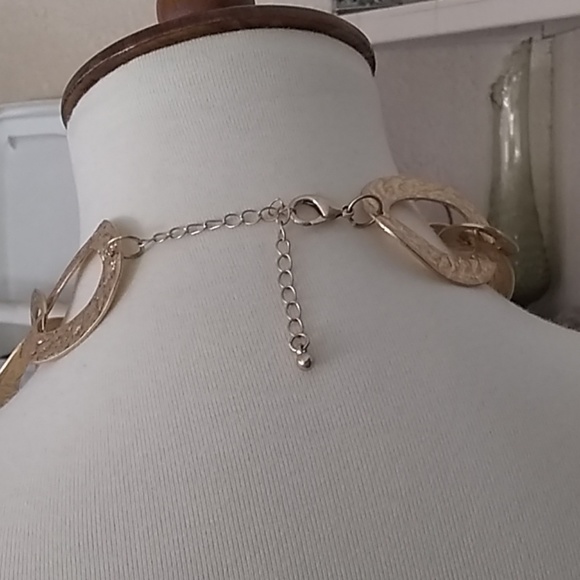Chunky Chain Necklace - Picture 3 of 3